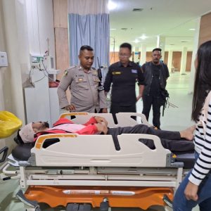 Korban Penembakan KKB di Kabupaten Puncak Tiba di RSUD Mimika