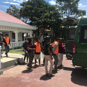 Dengan Pesawat Hercules, Anggota KKB Yahukimo dan Barang Bukti Diangkut ke Wamena