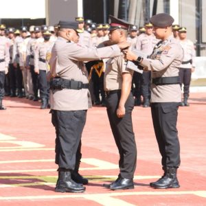 Diberondong Tembakan KKB, Bripka Fransiscus Ronsumbre Lolos, Diberi Penghargaan Kenaikan Pangkat Luar Biasa