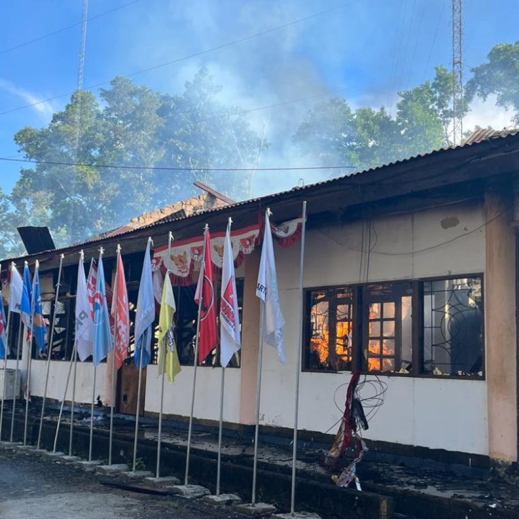 Usut Kebakaran di Lingkungan Kantor Bupati, Komisioner KPU Kabupaten Jayapura Belum Penuhi Panggilan Polisi