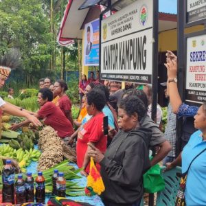 Deputi Kementerian PMK RI Kunjungi Masyarakat Kampung Damai Kwamki Narama, Pastikan Percepatan Pembangunan