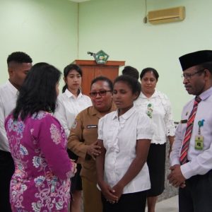 Kanwil Kemenag Papua Lepas 73 Mahasiswa Penerima Beasiswa Program Kita Cinta Papua atau Papua Bangga