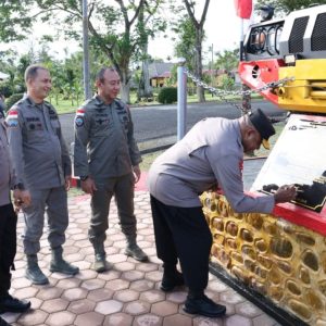 Kapolda Papua Tandatangani Prasasti Rantis Brimob DAPC-1 Wolf Mimika