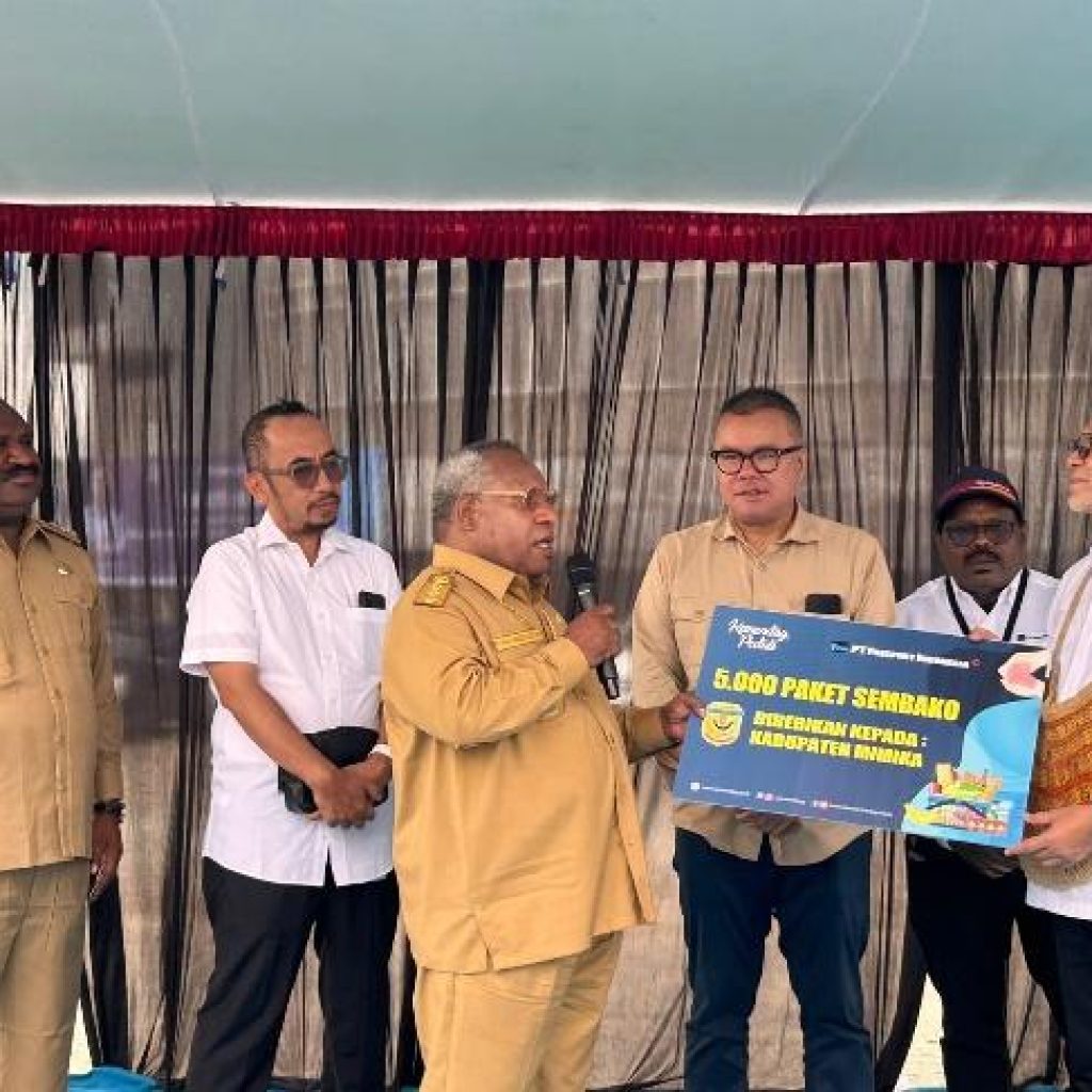 Didukung Freeport, Mendag Serahkan 5.000 Paket Bansos kepada Pemda Kabupaten Mimika