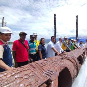 Freeport Serahkan Dua Patung Kamoro untuk Taman Totem Dunia di Kawasan Waterfront City Danau Toba