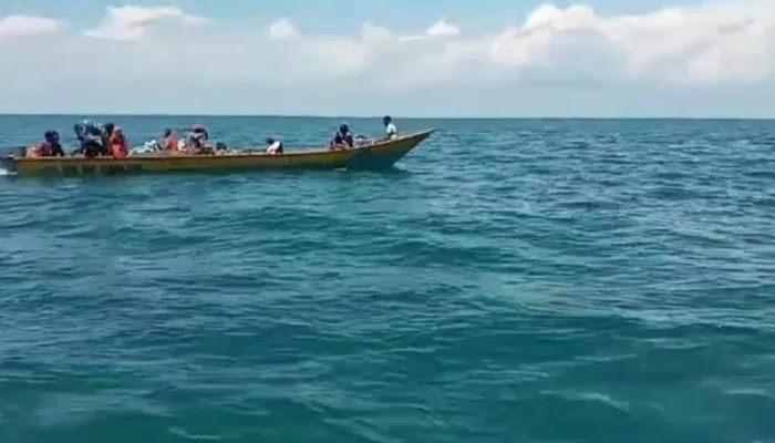 Long Boat Berpenumpang 23 Orang Terombang-Ambing di Perairan Kaimana, Ini Penyebabnya