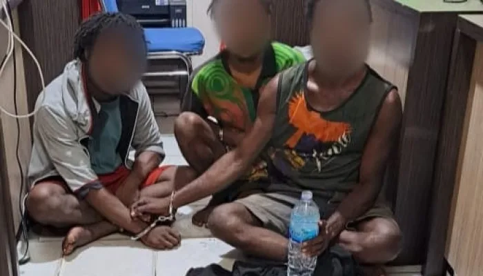 Bawa Ganja Dalam Karung, Tiga Warga PNG Diamankan Polisi di Hamadi
