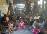 Pasca Konflik di Kampung Karya Bumi Namblong, Polisi Lakukan Trauma Healing Pada Ratusan Pengungsi
