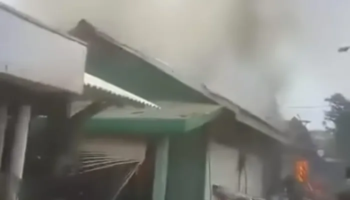 Kompor Meledak Saat Masak Cap Tikus, 6 Rumah Kontrakan di Sorong Terbakar