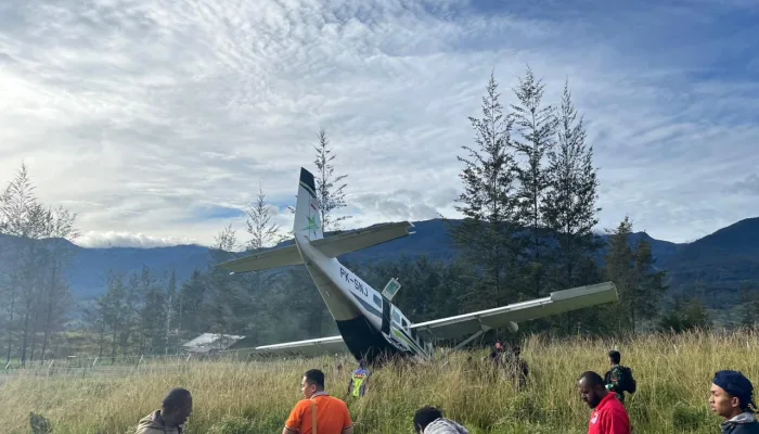 Terkait Kecelakaan Pesawat Smart Air PK-SNJ di Bandara Aminggaru, Kapolres Puncak: 12 Penumpang Selamat