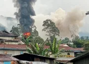 Massa Pendukung Caleg Saling Serang di Puncak Jaya, Rumah Kadistrik Dibakar, 1 Warga Tewas