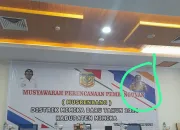 Tidak Hanya Spanduk Distrik Miru yang Hapus Foto Wakil Bupati, 30 Guru Kontrak Juga “Dihapus” Karena Diangkat Melalui SK Plt Bupati