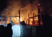 Satu Unit Rumah Milik ASN di Dekat Bandara Moanemani Dogiyai Hangus Terbakar