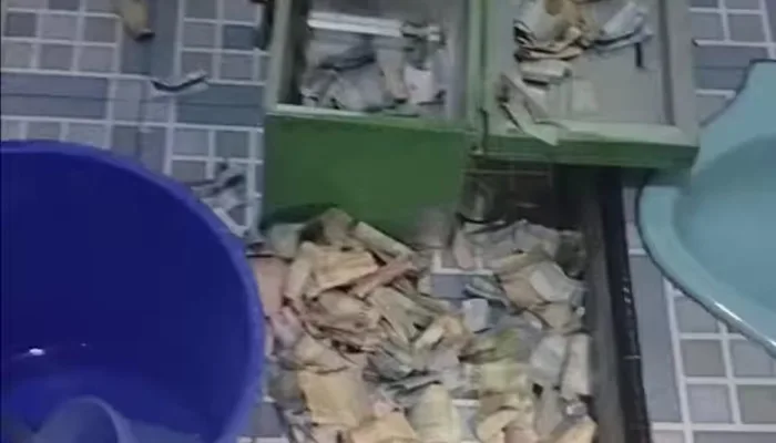 Breaking News: Kotak Amal Masjid Nurul Huda Pasar Damai Dibobol Maling di Toilet