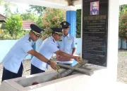 Jelang HUT TNI AU ke-78, Jajaran Lanud Timika Ziarah ke Makam Yohanis Yoseph Kapiyau