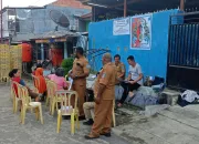 Permudah Masyarakat, Petugas Pajak PBB di Kabupaten Jayapura Datangi Rumah Warga