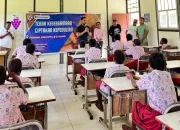 Karyawan Muda Freeport Indonesia Gelar Edukasi di Kampung Pesisir Mimika Timur Jauh