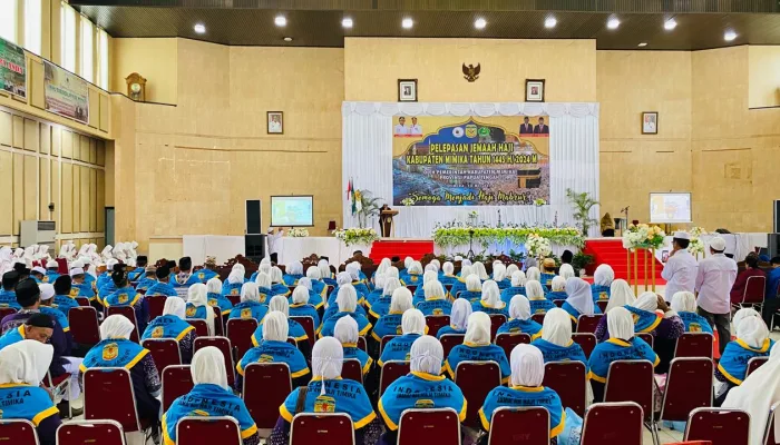 Pemda Mimika Resmi Lepas 177 Calon Jemaah Haji, Berharap Bisa Kembali dengan Sehat Wal Afiat