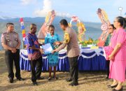 16 Pasangan Suami Istri di Sentani Nikah Massal di Jembatan Kuning Danau Sentani