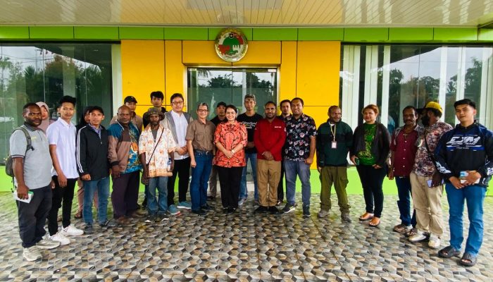 Dinas Koperasi dan UKM Kabupaten Mimika Serahkan Bantuan 36 Mesin Produksi Kopi untuk Pelaku UMKM