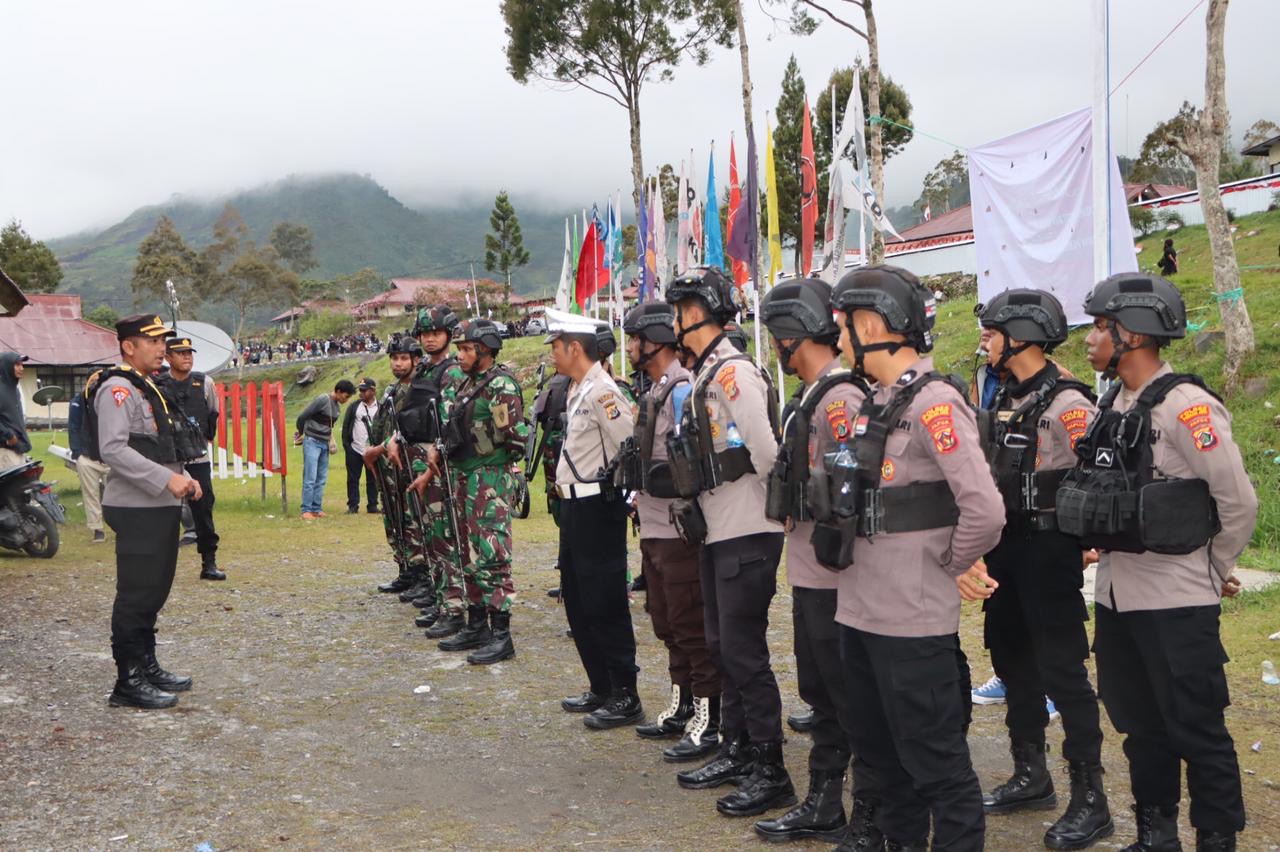 Pengamanan Kantor KPU Puncak Jaya