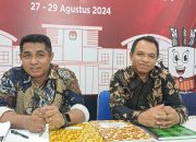 Koordiv Teknis KPU Kabupaten Mimika Fransiskus Ama Bebe Bahy dan Koordiv Hukum Hyeronimus Kia Ruma.