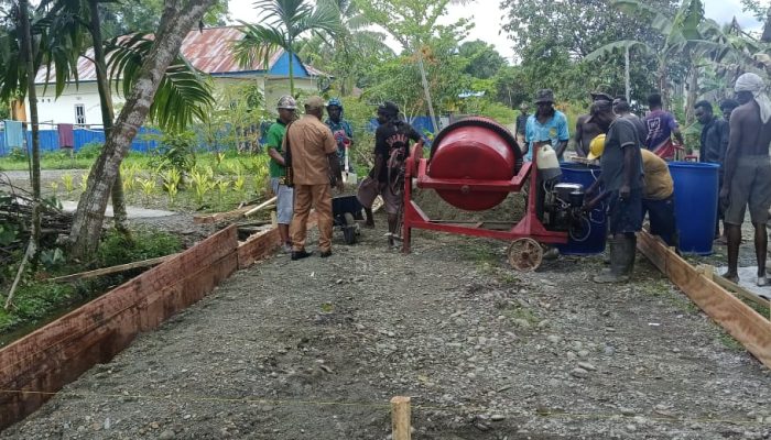 Anggarkan Dana Rp 5 Miliar, Distrik Mimika Timur Mulai Lakukan Program Pekerjaan Padat Karya
