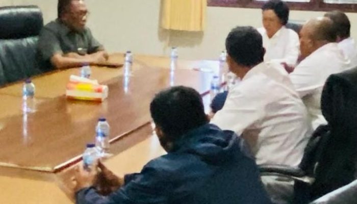 Rekomendasi BKN Belum Ditindaklanjuti, Ratusan ASN Pemda Mimika Korban Roling Brutal Temui DPRD Mimika
