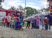 Kenalkan Profesi Pemadam Sejak Dini, TK Mapurujaya Timika Kunjungi Pos Damkar SP II Timika