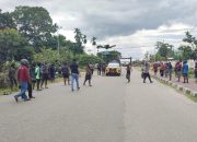 Satu Orang Terkena Panah, Bentrokan Dua Kelompok di Depan Polsek Kuala Kencana Dipicu Masalah Keluarga