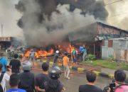 Tujuh Tempat Usaha di Depan Lapangan Jayanti Timika Terbakar, Api Diduga Berasal dari Bengkel Sepeda Motor