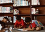 Sediakan Cemilan Bagi Pengunjung, Perpustakaan Mimika Dorong Minat Baca Siswa