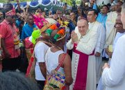 Uskup Baru Timika Resmi Ditahbiskan, dari Kenangan ‘Parate Viam Domini’ Menuju ‘Ego Sum Ostium’, Ini Maknanya
