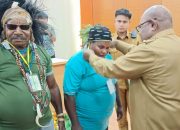 12 Kelompok Binaan Disparbudpora dan LEMASA Berkompetisi dalam Pelatihan Seni Tradisional di Mimika