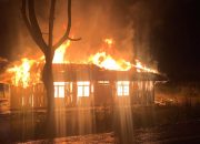 Kantor DPRD, Dinas Kesehatan, dan Kantor Agama Kabupaten Puncak Jaya Dibakar Orang Tak Dikenal