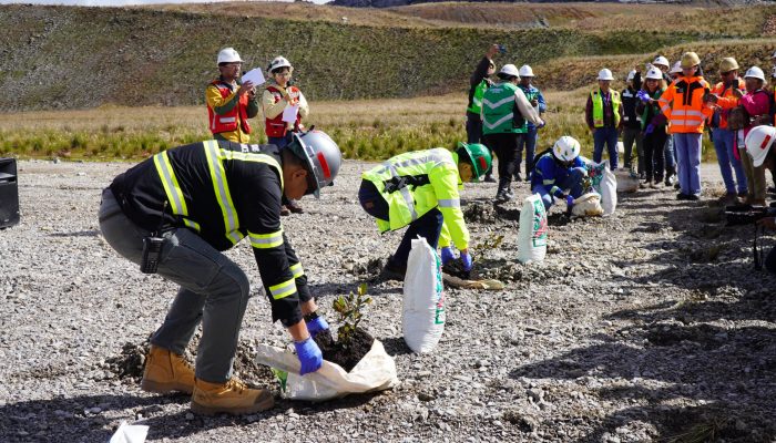 Freeport Indonesia Ajak Publik Hentikan Polusi Plastik