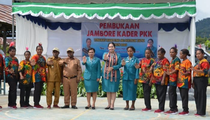 Ketua PKK Kabupaten Jayapura Buka Jambore PKK Tingkat Kampung Distrik Yapsi, Bantu Atasi Stunting Pada Masyarakat