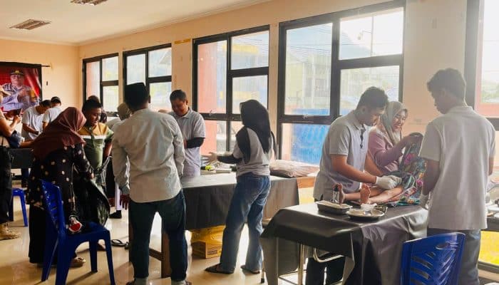 Jelang HUT Bhayangkara ke-79, Polres Jayapura Gelar Sunat Massal Gratis untuk Puluhan Anak
