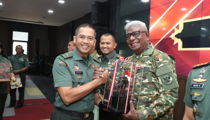 Terbaik, Bupati Mimika dan Dandim 1710 Terima Penghargaan dari Mabes TNI