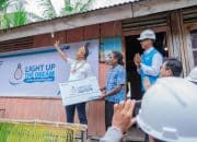 Cahaya Harapan dari Timur, PLN Sambungkan Listrik Gratis untuk Keluarga Prasejahtera di Pulau Owi dan Supiori