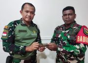 Warga Kwamki Narama Serahkan 9 Butir Amunisi ke Babinsa Kodim 1710/Mimika