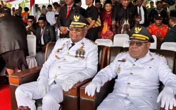 Bupati Mimika Bagikan 538 SK CPNS, Siapkan Tes Khusus untuk Putra-Putri Amungme dan Kamoro
