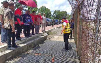 Gubernur Papua Tengah Bersama Bupati John Rettob Tinjau Lokasi Banjir di Mimika