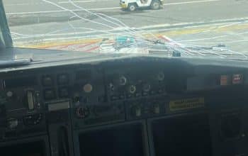 Diduga Akibat Korsleting, Pesawat Lion Air JT985 Alami Insiden Kaca Retak di Bandara Mozes Kilangin Timika, Angkut 200 Penumpang