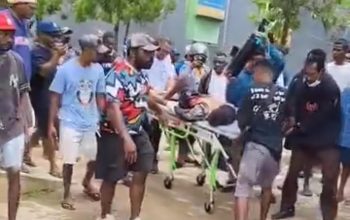Protes Pemindahan 4 Tapol ke Makassar, Maikel Welerubun Kritis dan 17 Warga Ditangkap