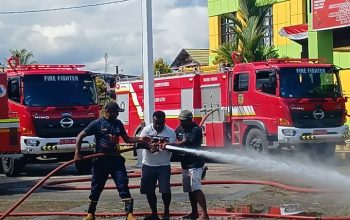 Gerak Cepat Plt Kadis Koperasi Mimika: Kantor Bersih, Pelayanan Maksimal