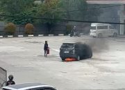 Hendak Mengisi Bensin, Mobil Minibus Terbakar di SPBU SP II Timika, Pengemudi Alami Luka Bakar