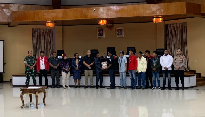 Ini 13 Tuntutan Pemuda Mimika Bersatu Dalam Aksi Damai di Kantor DPRD