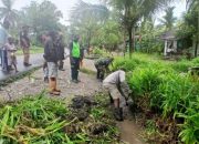 Warga Tipuka MImika Bersihkan Drainase Berantas Jentik Nyamuk Malaria