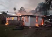 Satu Rumah di Lorong Kompleks Timur Dibakar Akibat Bentrokan di Jalan Ki Hajar Dewantara Timika